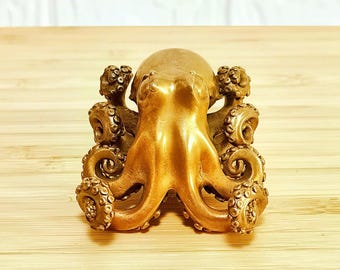 Vintage Brass Octopus Sculpture for Home or Office Decor: Handcrafted Octopus Figurine, Ocean-Inspired Artwork, Symbol of Wisdom & Mystery