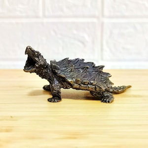 Solid Copper Alligator Snapping Turtle Sculpture: Handcrafted Wildlife Decor, Collectible Metal Art, Nature Inspired Desk Decor