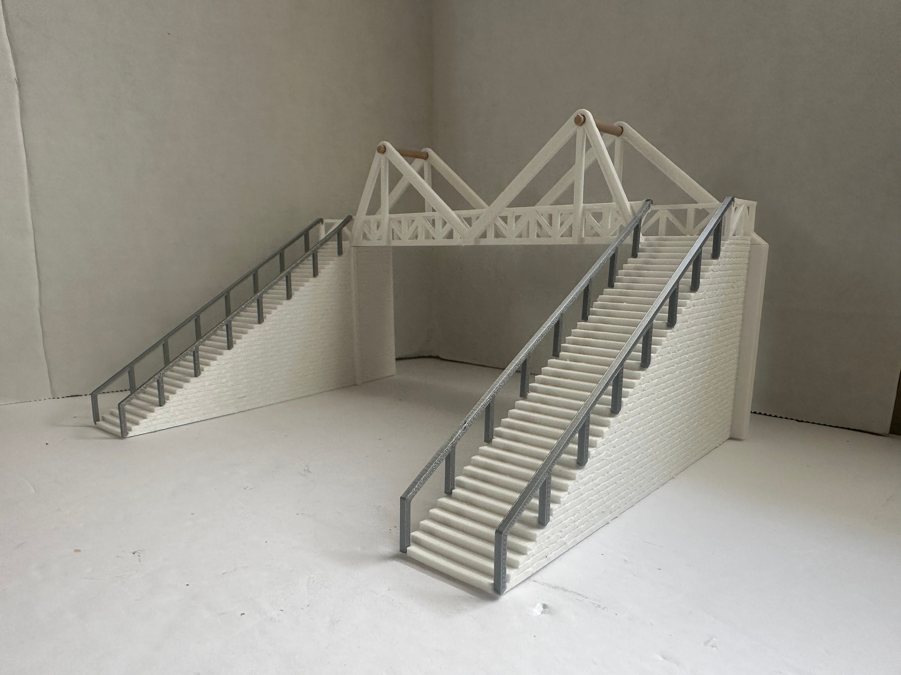 HO Scale Pedestrian Bridge / Walkway 2 Track 187 Detailed Urban Train