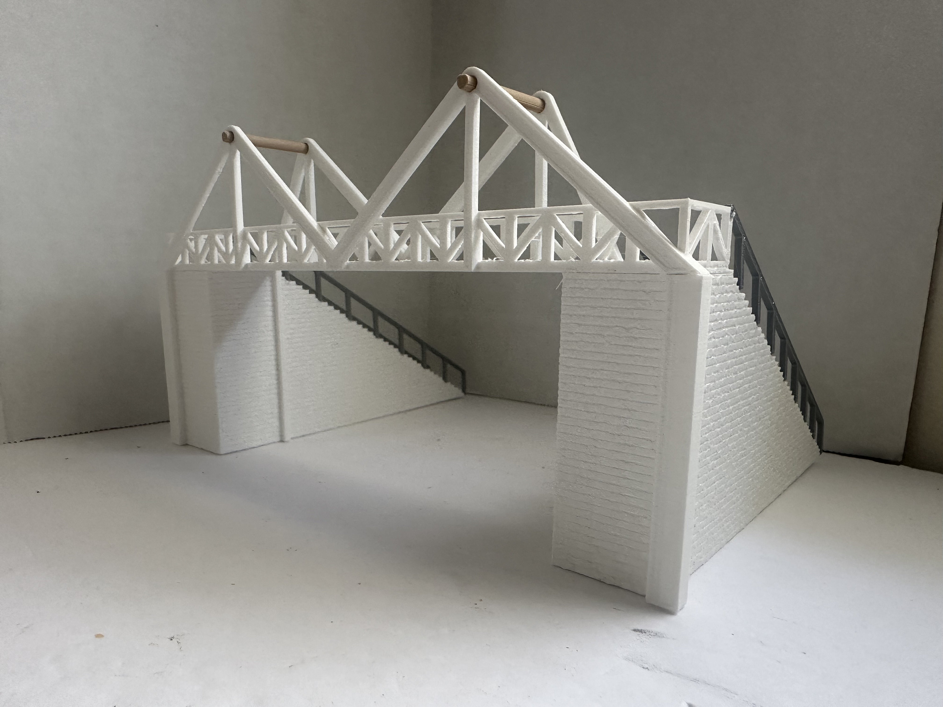 HO Scale Pedestrian Bridge / Walkway 2 Track 187 Detailed Urban Train