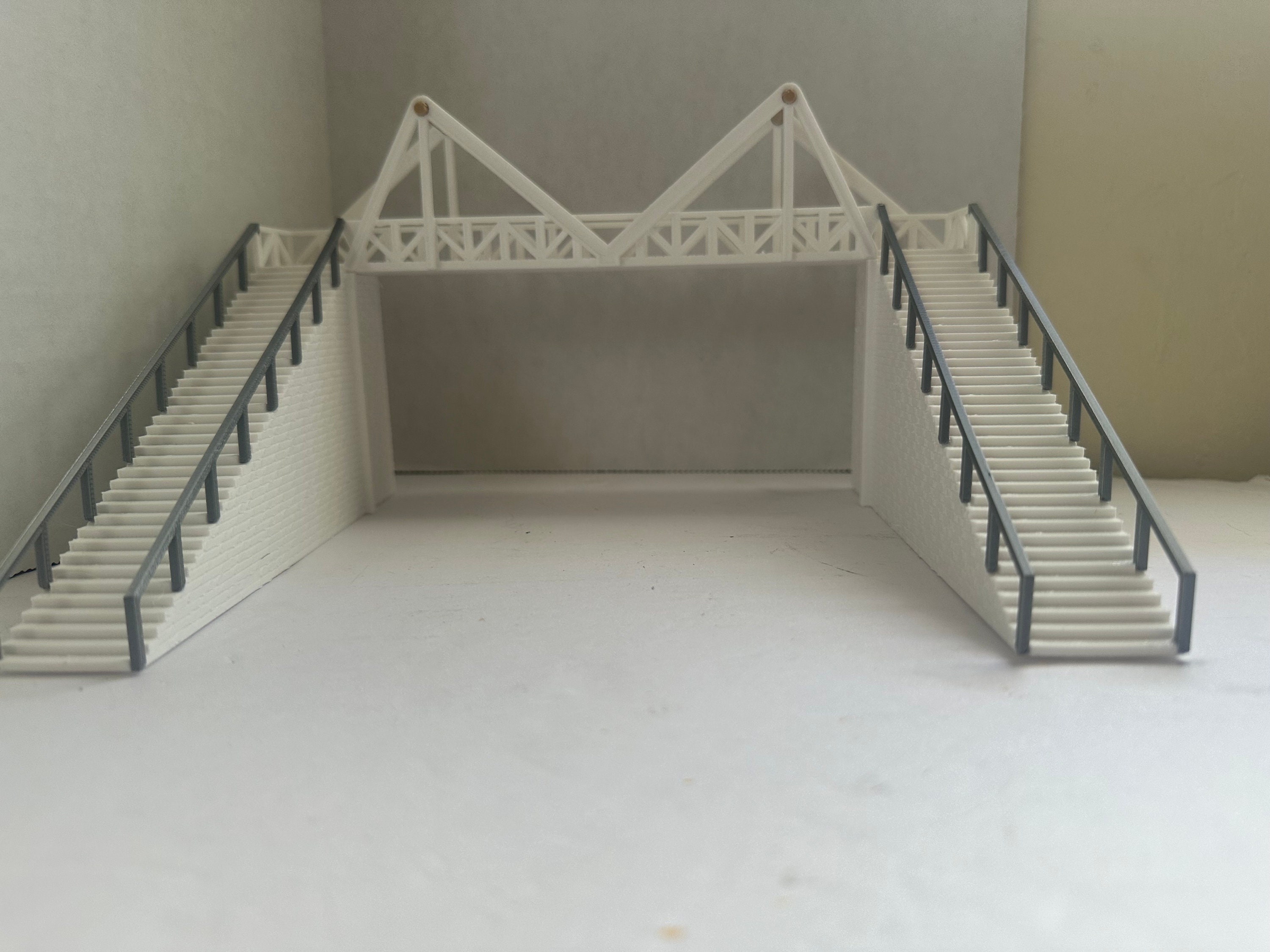 HO Scale Pedestrian Bridge / Walkway 2 Track 187 Detailed Urban Train
