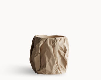Maceta con aspecto de papel arrugado / Decoración escandinava moderna
