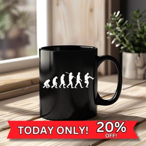 Caneca "Evolução da Caminhada Ridícula" de 443 ml: Caneca de Café Monty Python
