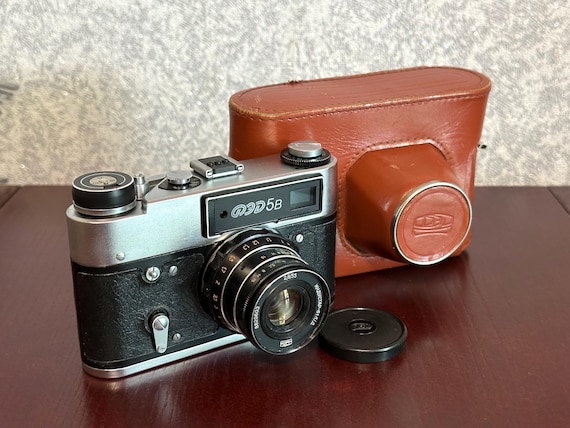 FED 5B Vintage 35mm Film Rangefinder Camera with Industar-61 L/D Lens & Original Leather Case | Soviet USSR Camera FED 5V