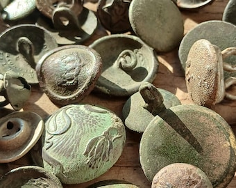 A set of ancient buttons, metal detected buttons for entourage not cleaned, numismatic gift, old vintage buttons, cooper buttons