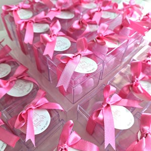 Świece w kształcie misia: pamiątka na baby shower ze wstążką