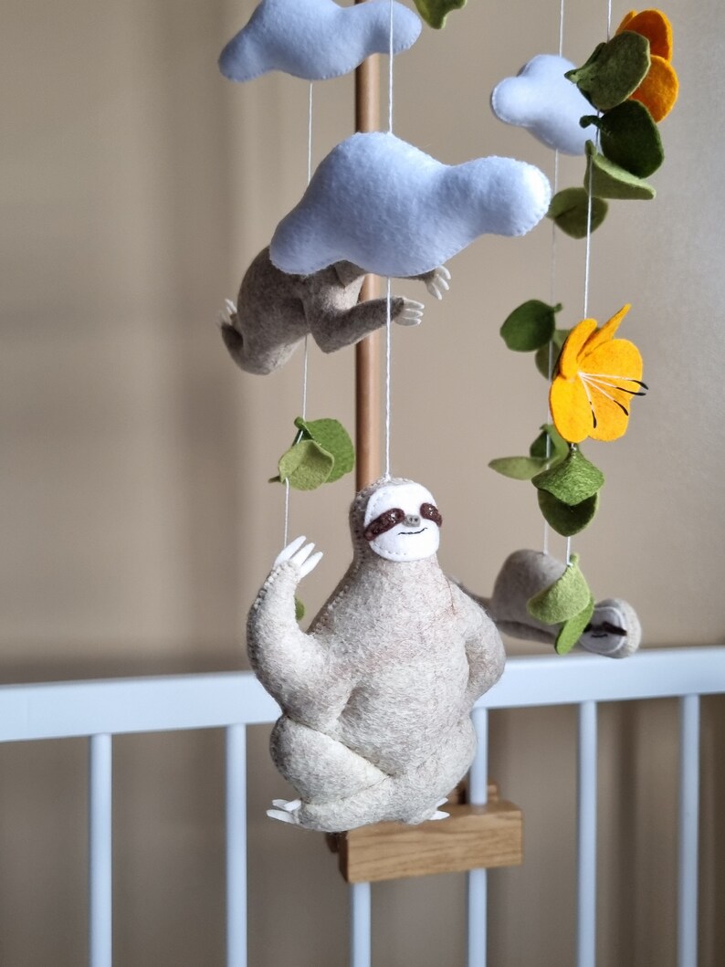 Crib baby mobile Sloths. Neutral nursery mobile handmade. Hanging tropical mobile with sloths. Baby shower newborn gift. New parents gift. zdjęcie 7