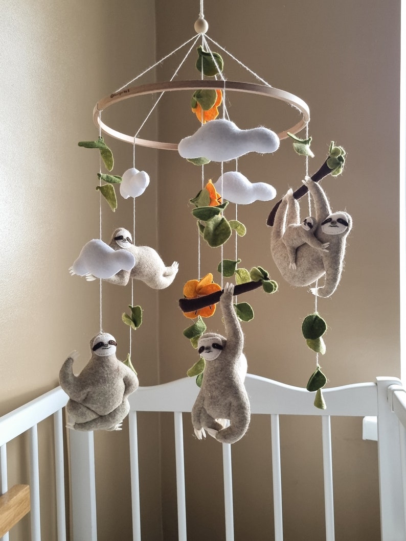 Crib baby mobile Sloths. Neutral nursery mobile handmade. Hanging tropical mobile with sloths. Baby shower newborn gift. New parents gift. zdjęcie 3