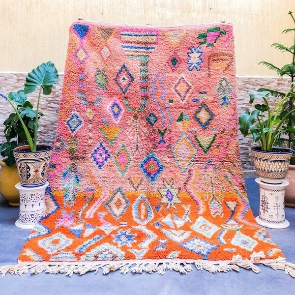 Exquise elegantie: op maat gemaakte roze boujaad, levendig oranje Marokkaans, luxe pluizige wol, tijdloze Marokkaanse Berber en Boho Allure!