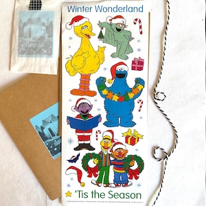 Vintage Y2K Sesamstraße Winter Wunderland Weihnachten Großer Bogen Aufkleber, ‘Tis The Season Big Bird Cookie Monster Burt Ernie Count
