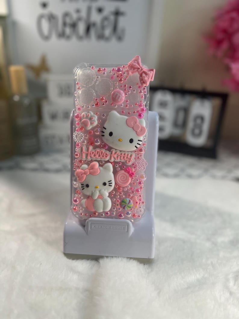 Hello Kitty Diamond Cell Phone Case: Trendy Custom iPhone 17 pro max case Roze