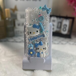 Hello Kitty Diamond Cell Phone Case: Trendy Custom iPhone 17 pro max case Blauw