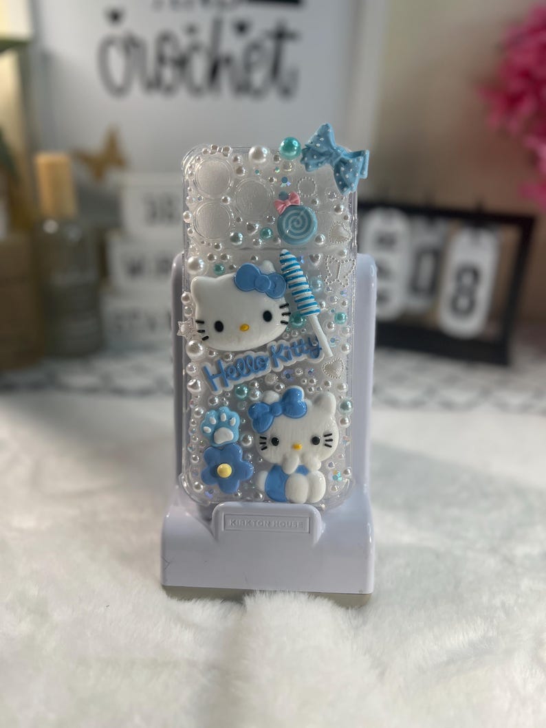 Hello Kitty Diamond Cell Phone Case: Trendy Custom iPhone 17 pro max case Blauw