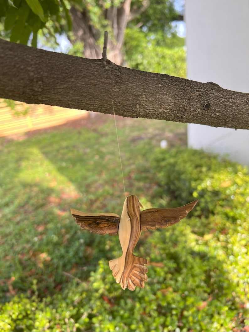 Hummingbird hand carved in wood with Varnished Finish
