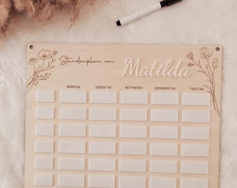 Stundenplan aus Holz mit 3D-Namensschriftzug