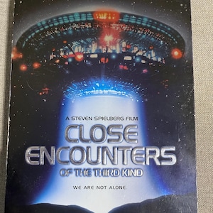 Bliskie spotkania trzeciego stopnia na DVD (2-płytowe wydanie kolekcjonerskie) | Klasyka science fiction o obcych | Film Spielberga o UFO