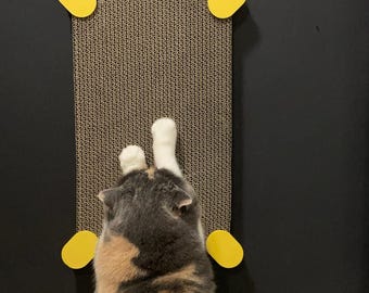 Tiragraffi per gatti Catigo: moderno tiragraffi in cartone da parete
