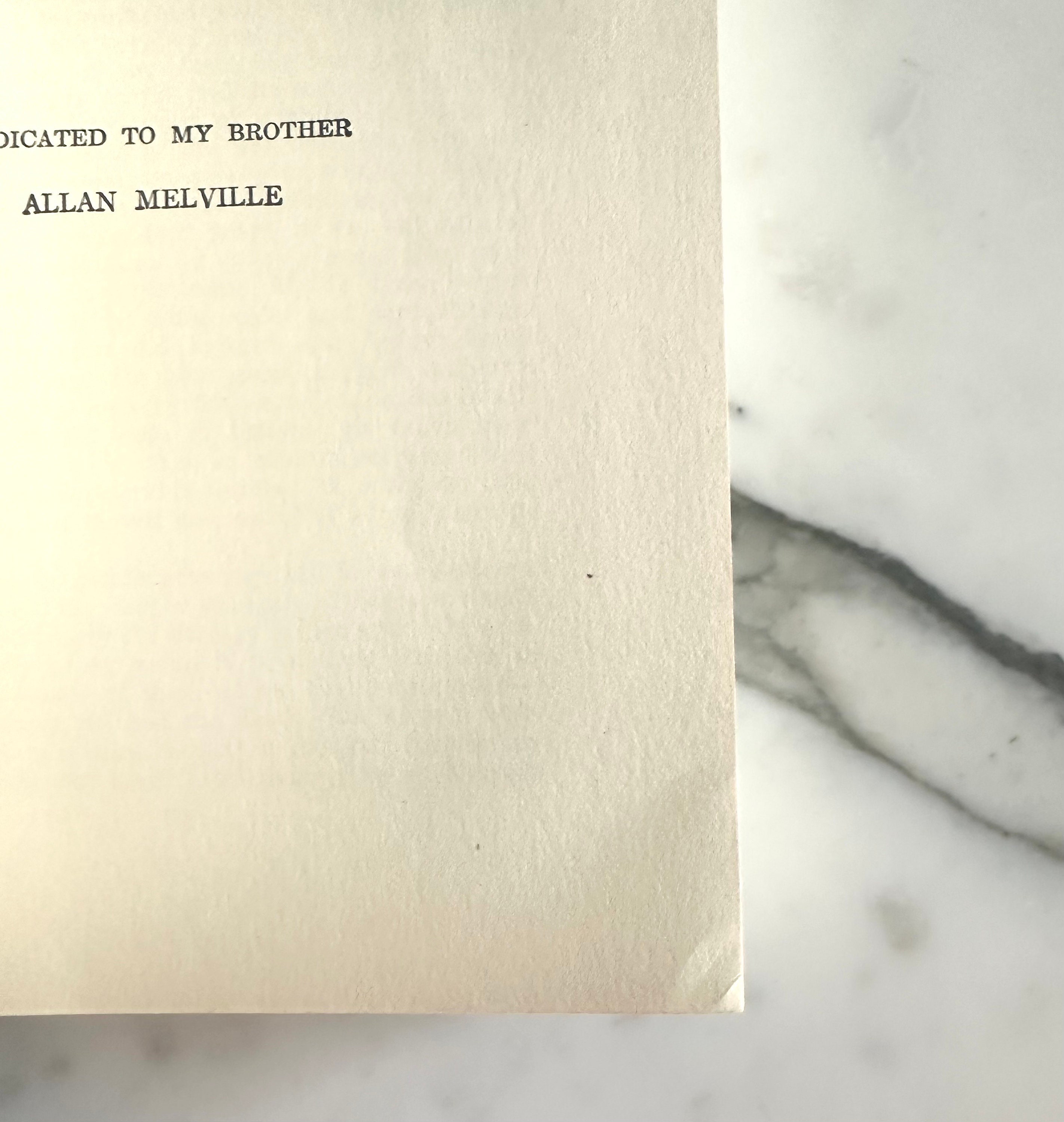 洋書 Mardi and a Voyage Thither 1st Edition Mardi and a Voyage Thither (1923) - Herman