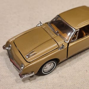 Beautiful Avanti Diecast 1/18 Scale Model, Very Detailed. 1963