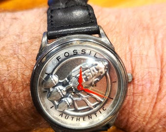 1990 年代のヴィンテージ Fossil 腕時計、木目模様のフェイスと
