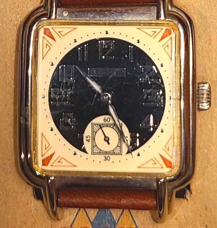 Classic Art Deco Vintage Unisex Watch by Fossil. Never Worn  display picture 2