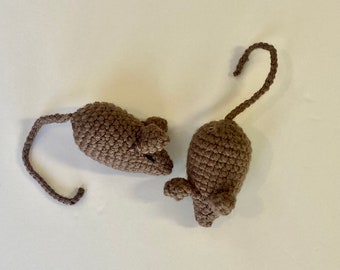 Crocheted small mouse. Filled with catnip. Durable and fun toy. Cats love it!