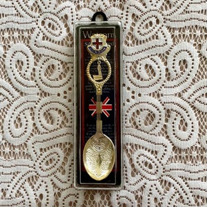 Vintage Watsons SILVER PLATED London Collectible Display Spoon Made in UK . In Original Protective Holder