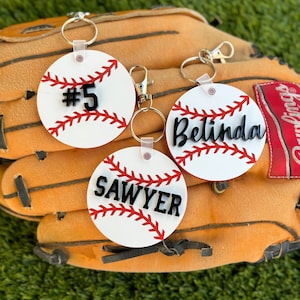 Baseball Bagtag Schlüsselanhänger Acryl Rucksack Namensschild Baseball ist Leben Baseball Mama Baseball Familie Team Geschenk für Kinder