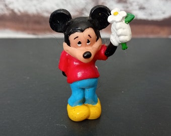 2.25" PVC figure - Disney - Bashful Mickey Mouse