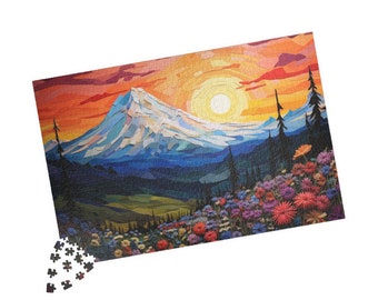 Può includere: Un puzzle colorato che raffigura una catena montuosa con un cielo al tramonto e un campo di fiori in primo piano.