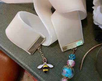 Regency Romance Inspired Bookish Gift for Readers – Velvet Ribbon Bookmark with Bee Charm