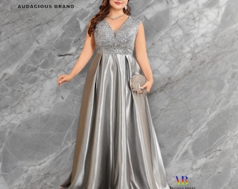 Plus Size Satin & Lace Evening Gown – Elegant V-Neck Sleeveless Floor-Length Dress 2025 Formal Wedding Guest Outfit