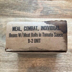 Ração C da Guerra do Vietnã - Feijão com almôndegas em molho de tomate - Refeição original de 1966, combate, individual