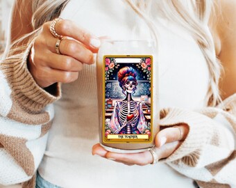 Vaso de cristal con pajita y diseño de carta del tarot: taza de café helado de Halloween, estética colorida, artículos para beber con humor, vaso de cristal, Tarot del Maestro