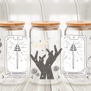 Lata de cristal de los Arcanos Mayores del Tarot del Hierofante - Taza con pajita y collage de cartas del Tarot - Taza de café helado de adivinación - Regalo gótico de bruja