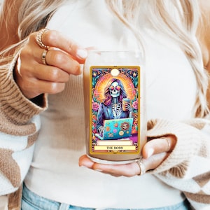 Copo com estampa de cartas de tarô Boss Babe - Copo de café gelado divertido com canudo, copo estético colorido, copo de bebida humorístico, The Boss