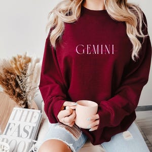 Bitch Im a Gemini  - Pink Girly Text Trendy Graphic Crewneck Sweatshirt - Sassy Minimalist Pullover - Zodiac Sign Sweater - Astrology Lover