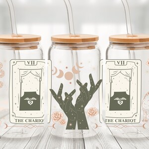 Lata de cristal de los Arcanos Mayores del Tarot del Carro - Taza con pajita y collage de cartas del Tarot - Taza de café helado con adivinación en tonos tierra - Regalo de bruja