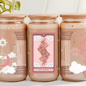 Vaso de cristal con la carta del Tarot Chariot, taza de café helado místico de 473 ml, vaso de cristal con tapa de bambú, regalo de bruja para ella, artículos espirituales