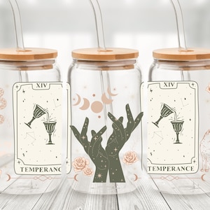 Lata de cristal con los Arcanos Mayores del Tarot de la Templanza - Taza con pajita y collage de cartas del Tarot - Taza de café helado con adivinación en tonos tierra - Regalo de bruja