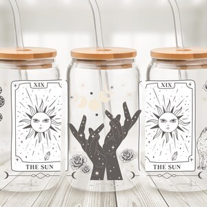 Lata de cristal con los Arcanos Mayores del Tarot del Sol - Taza con pajita y collage de cartas del Tarot - Taza de café helado de adivinación - Regalo gótico de bruja