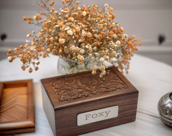 Carved Rosewood Pet Urn: Elegant Wooden Memory Box