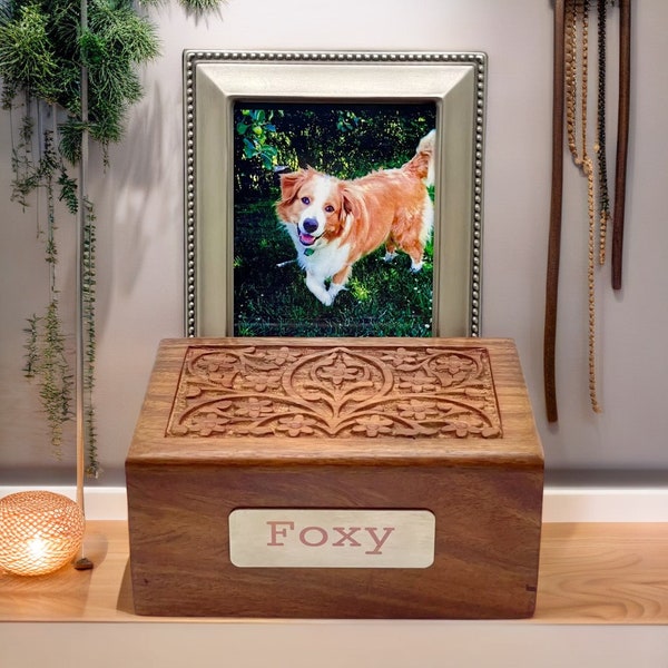 Pet Urn for Ashes, Keepsake Box, Carved Rosewood Box Pet Urn, in Natural Reddish-Brown Color