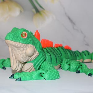 3D Printed Articulated Iguana Fidget Toy