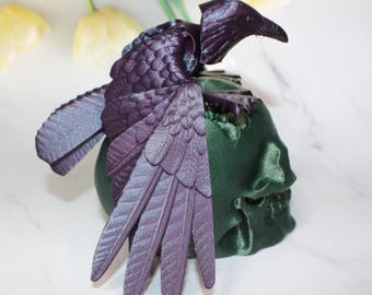 3D Printed Articulated Raven Fidget Toy with Skull Perch