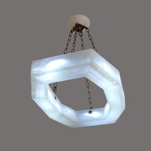 Lustre de luxe en albâtre | Luminaire artisanal en pierre naturelle | Éclairage moderne et organique | Suspension sur mesure