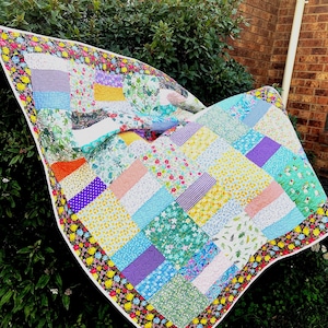 Single bed patchwork quilt throw for sofa reversible handmade quilted blanket for family summer picnic quilt housewarming home decor quilt