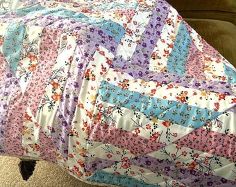 ハンドメイド＆マシンメイド ベビーキルト 動物アップリケ 39x50 花柄