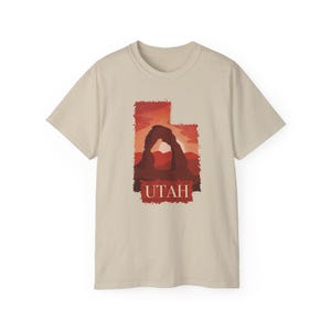 Utah Delicate Arch T-shirt - Arches National Park Moab Travel T-Shirt, Unisex Cotton Top, Utah Souvenir Apparel