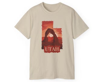 Delicate Arch T-Shirt – Arches National Park, Utah Travel Souvenir